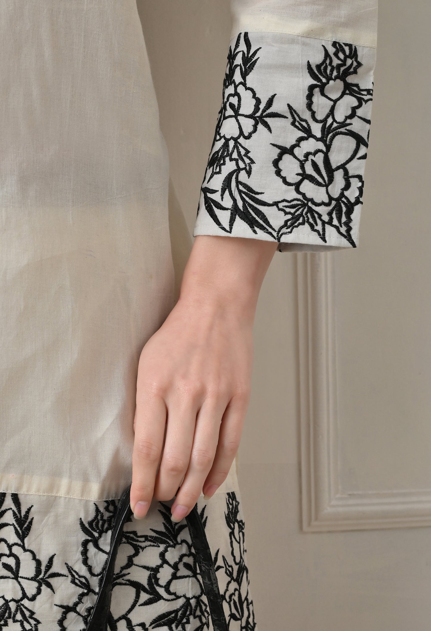 Black Embroidered Thread Work V Neck Kurta with Trouser